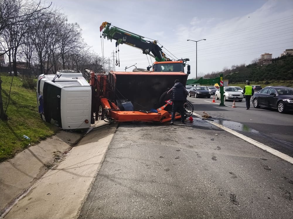 Strathmeade springs truck accident